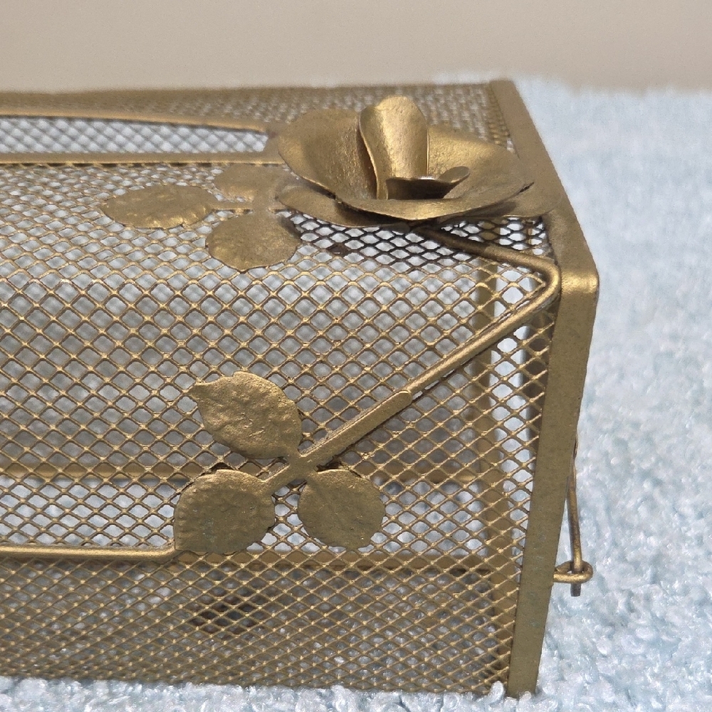 Elegant Gold Floral Mesh Tissue Box Holder - Picture 2 of 6